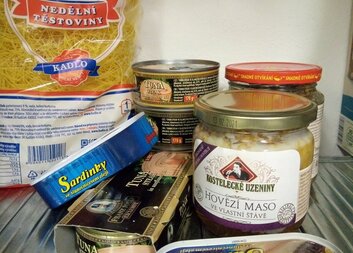 NEZNÁMÝ DÁRCE OBDAROVAL POTŘEBNÉ