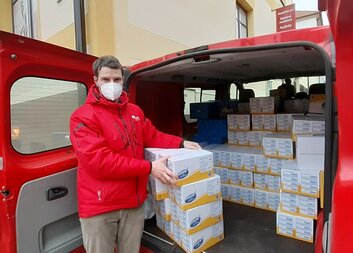 DOBROTY OD VEST ZLÍN ZPŘÍJEMNÍ ČAS VÁNOC KLIENTŮM I ZAMĚTNANCŮM CHARITY