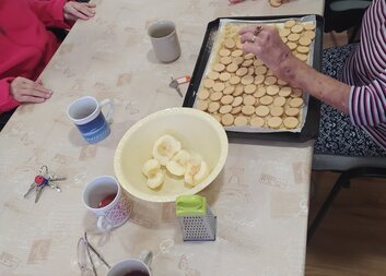 Pečení zákusků v Odlehčovací službě Strání