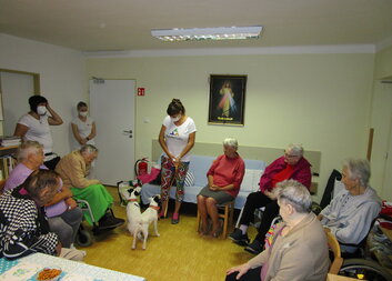 CANISTERAPIE VE SLAVKOVĚ