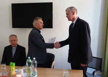 NOVÉHO ŘEDITELE UVEDLI DO FUNKCE ZÁSTUPCI ZŘIZOVATELE