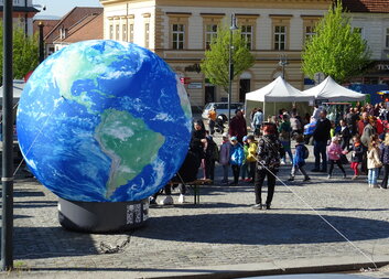 Na Dni Země se prezentovala také brodská Charita. Nabídla hry, osvětu, i kávu