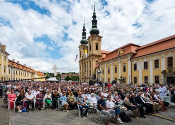 „Proměňme strach v hnací sílu“: Velehradská pouť spojila desetitisíce lidí v modlitbě za vlast